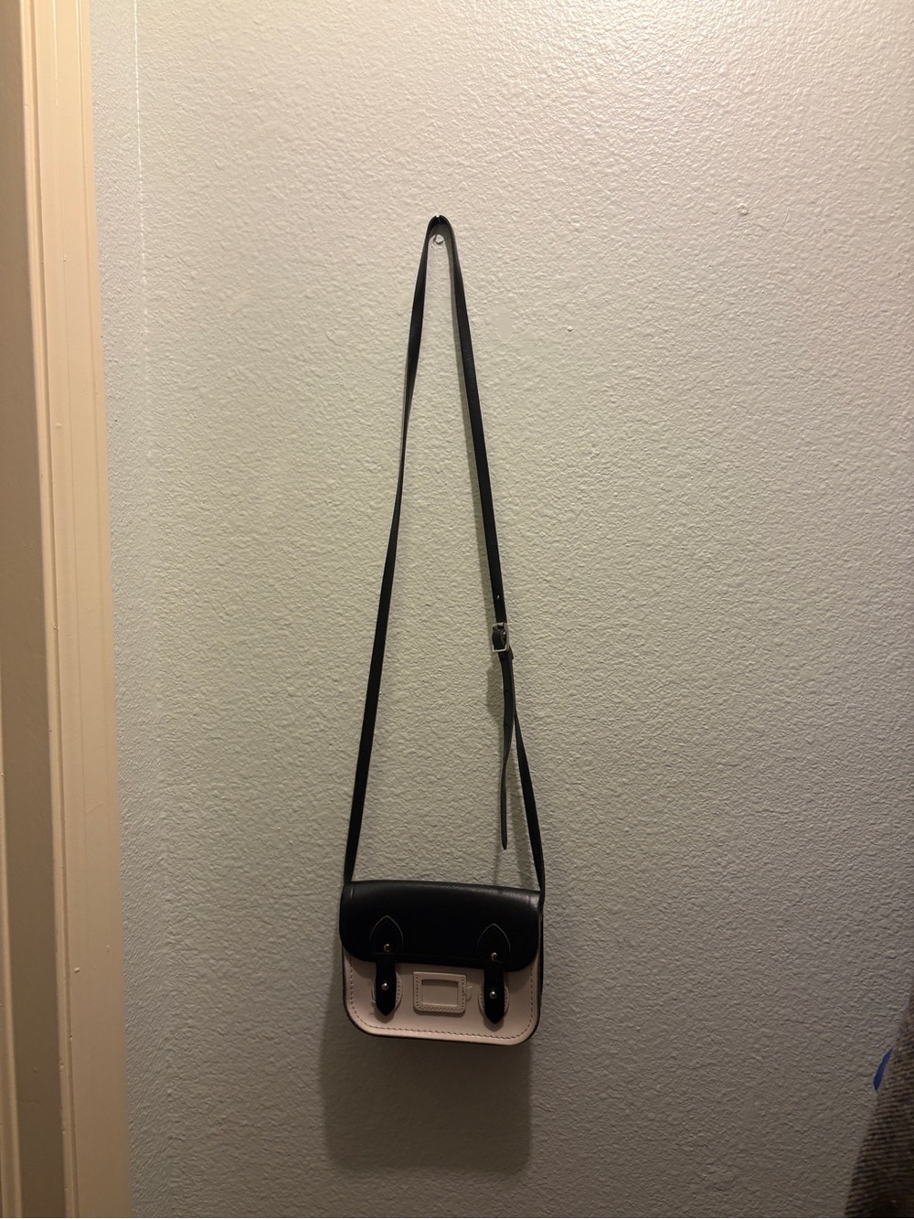 Women’s Black and Cream Crossbody Satchel - Cambridge Satchel Company